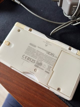 Nintendo DS Lite + SD 8GB con juegos(leer info)