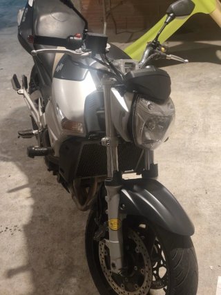 Suzuki GSR600 Naked Moto