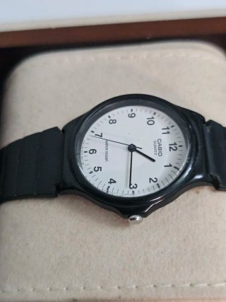 Reloj Casio Quartz Blanco