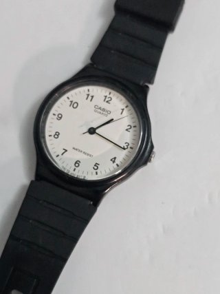 Reloj Casio Quartz Blanco
