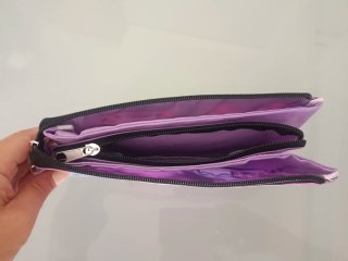 Estuche Kuromi Rosa con Calaveras y Corazones