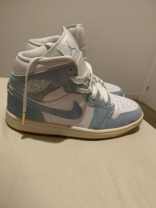 Zapatillas Jordan 1 Mid Azul Blanco