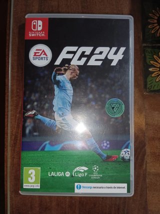 Nintendo Switch V2 + Juego FIFA 24