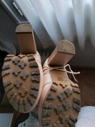 Botines tacón beige rosado con cordones