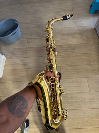 Saxofón Alto Dorado
