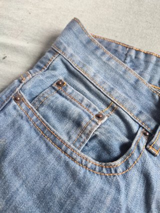 Pantalón vaquero botones azul Talla M