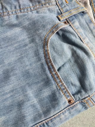 Pantalón vaquero botones azul Talla M