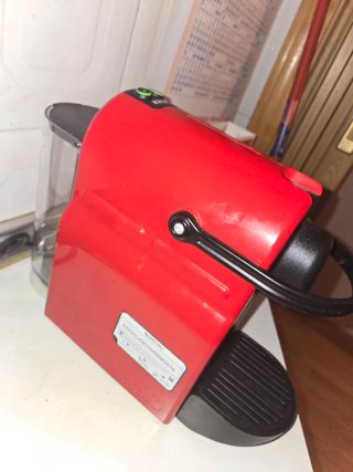 Cafetera Krups Nespresso Roja