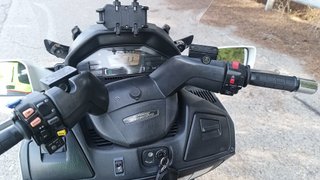 Suzuki Burgman 650 Maxi Scooter Blanca