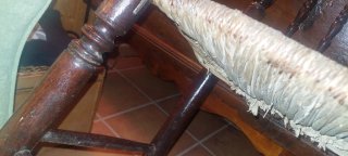 Silla de madera antigua para niñ@