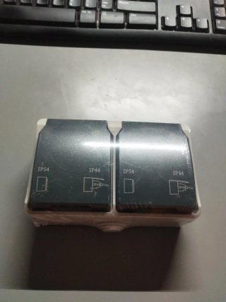 Enchufe Doble Exterior IP54/IP44