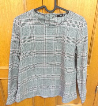 Blusa Mango cuadros gris y rosa manga larga