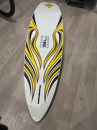 Tabla de windsurf Quatro a estrenar
