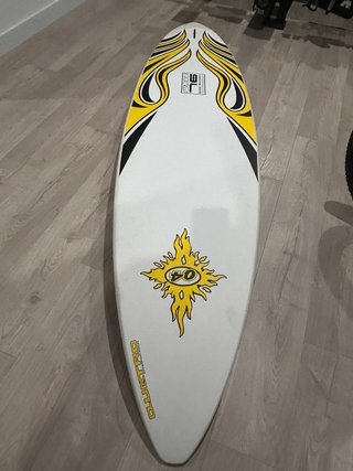 Tabla de windsurf Quatro a estrenar