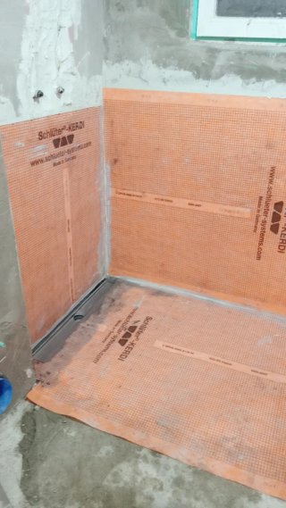 Pintor y albañil profesional.