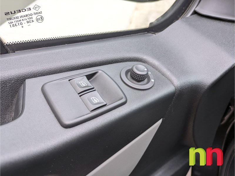 Renault Trafic 2020, foto 15