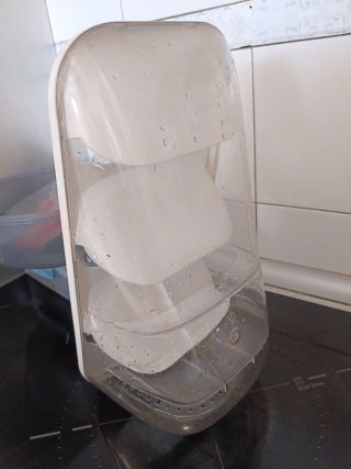 Organizador de cubiertos blanco y transparente