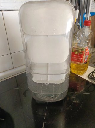 Organizador de cubiertos blanco y transparente