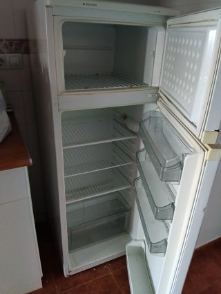 Nevera y campana