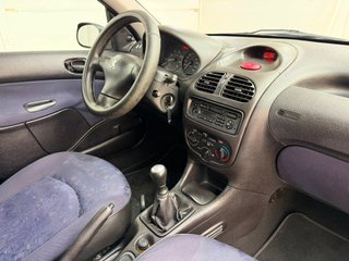PEUGEOT 206 XR 1.4i 75CV MANUAL 5PT 5PZ AÑO 2000