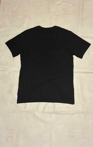 Camiseta Nike Negra Logo Grande The Nike tee
