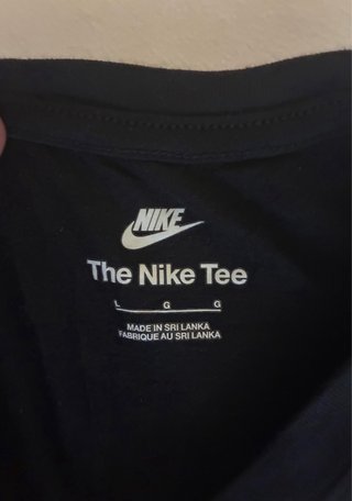 Camiseta Nike Negra Logo Grande The Nike tee