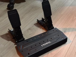 Moza R5 Racing Wheelbase + Volante