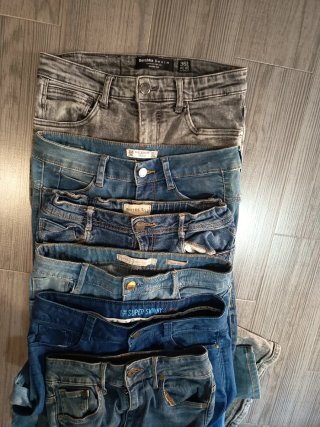 6 Vaqueros Pitillo Mujer T.8/34/36/XS Bershka 15€
