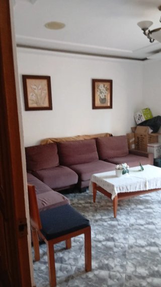 Se alquila habitación para  mujer sola
