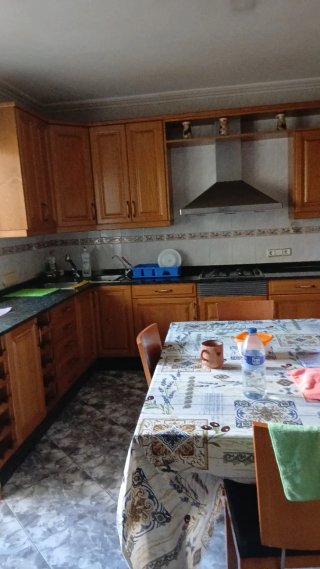 Se alquila habitación para  mujer sola