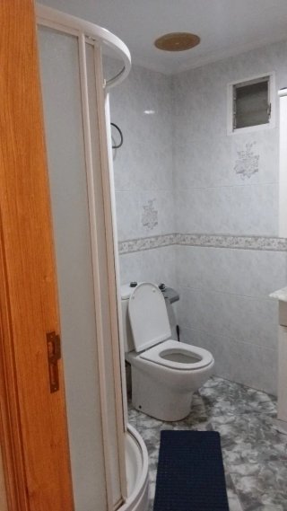 Se alquila habitación para  mujer sola