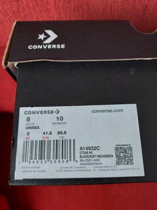 Converse Chuck Taylor Negras con Fresas
