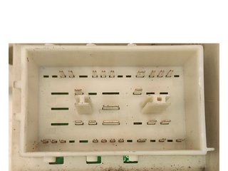 CAJA RELES / FUSIBLES FORD FOCUS BERLINA (CAP) 4M