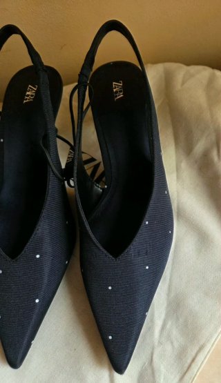Zapatos destalonados Zara lunares
