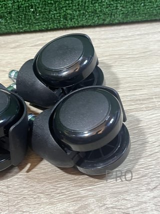Ruedas Sin Tallo Silenciosas Negras