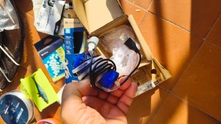 Equipo de pesca completo: cañas, carretes, redes