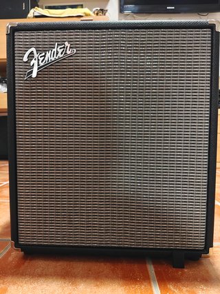 Amplificador Bajo Fender Rumble 100