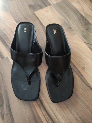 Sandalias Zara Tacón Negro