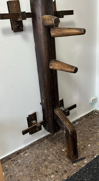 Muñeco de madera artes marciales