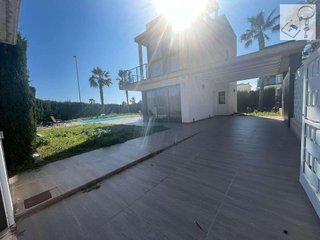 Chalet en venta en Cabo Roig - La Zenia en Orihuela