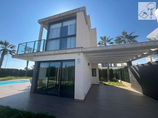 Chalet en venta en Cabo Roig - La Zenia en Orihuela