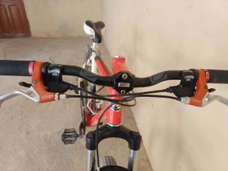 Bicicleta de Montaña BH Roja