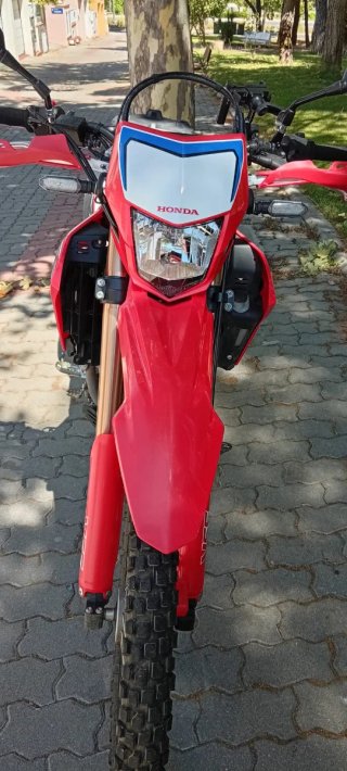 Honda CRF 300L 2024 Enduro Roja y Blanca