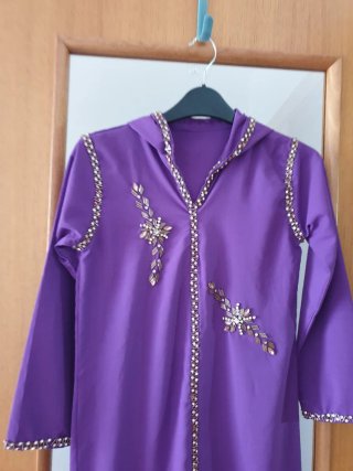 Jelaba Niña Morada Talla 6-7 Años