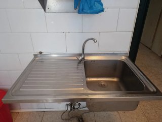 Fregadero industrial de gran capacidad acero .