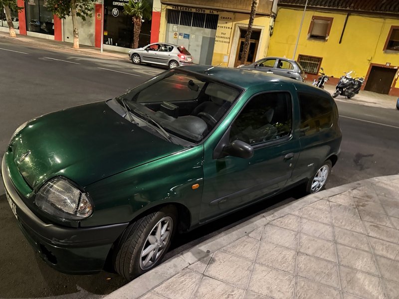 Renault Clio 1999 - foto 1