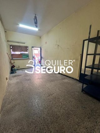 Local comercial en alquiler en Vista Alegre en Madrid