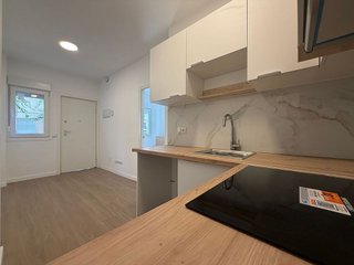 Local comercial en venta en Peñagrande en Madrid