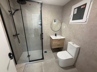 Local comercial en venta en Peñagrande en Madrid