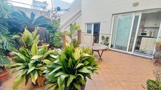 Casa adosada en venta en Castell (Es)